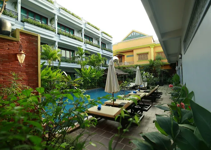 Chheng Hotel 4*