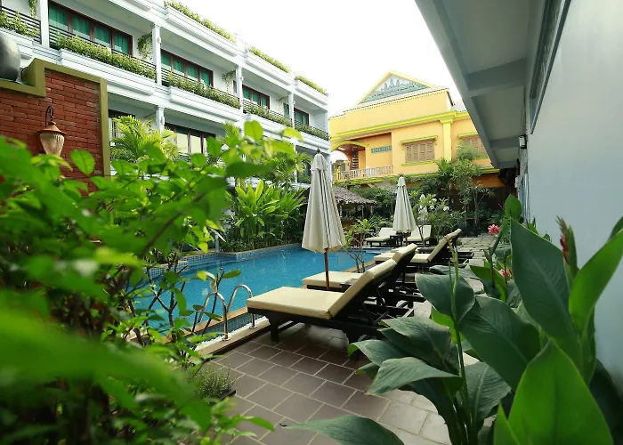 Chheng Hotel 4*