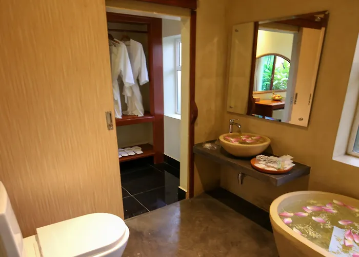 Hotel Chheng 4*